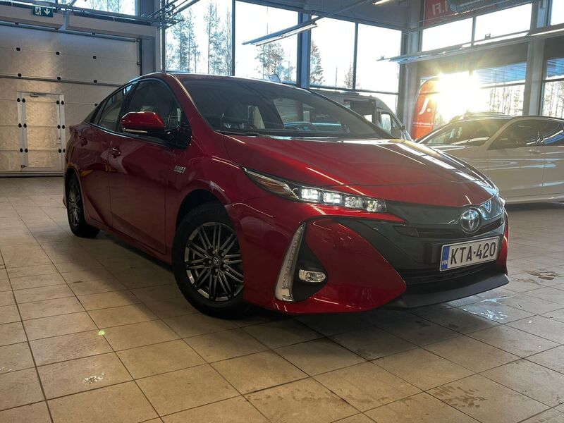 Toyota Prius Plug-in vaihtoauto