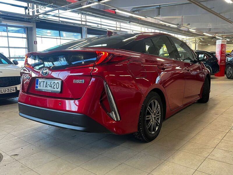 Toyota Prius Plug-in vaihtoauto