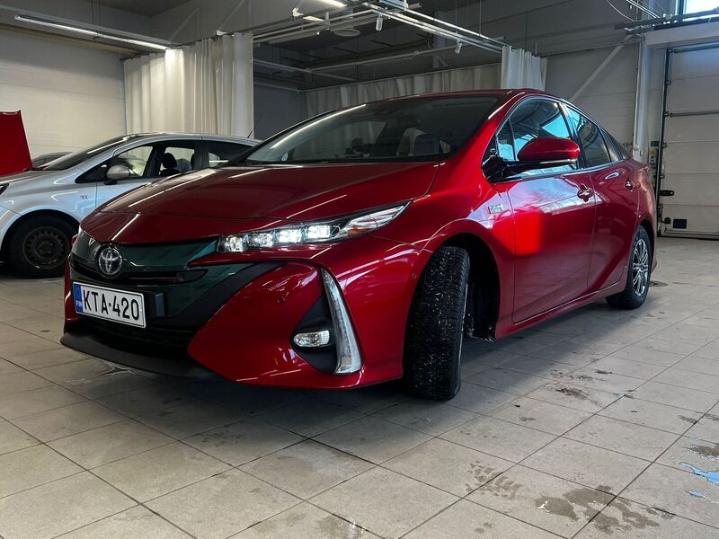 Toyota Prius Plug-in vaihtoauto