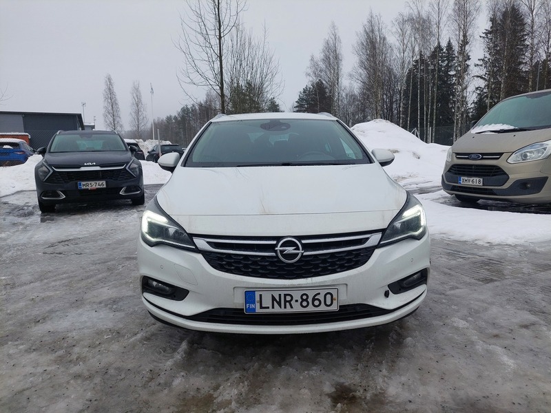 Opel Astra vaihtoauto