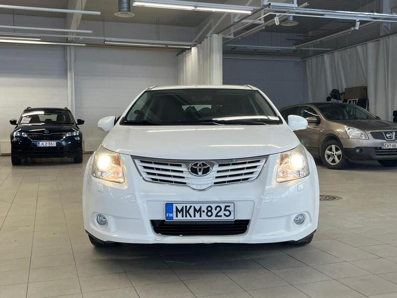 Toyota Avensis vaihtoauto