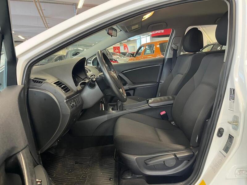 Toyota Avensis vaihtoauto