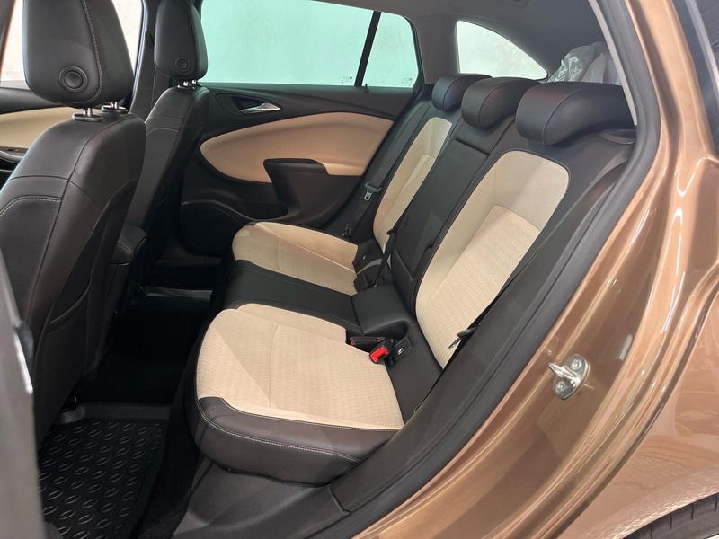 Opel Astra vaihtoauto