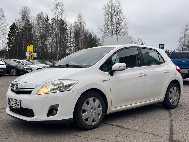 Toyota Auris vaihtoauto