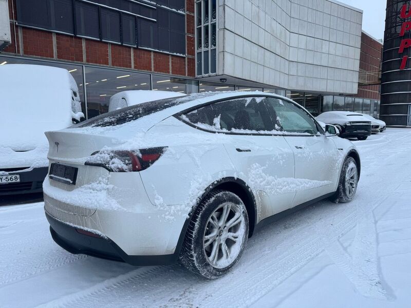 Tesla Model Y vaihtoauto