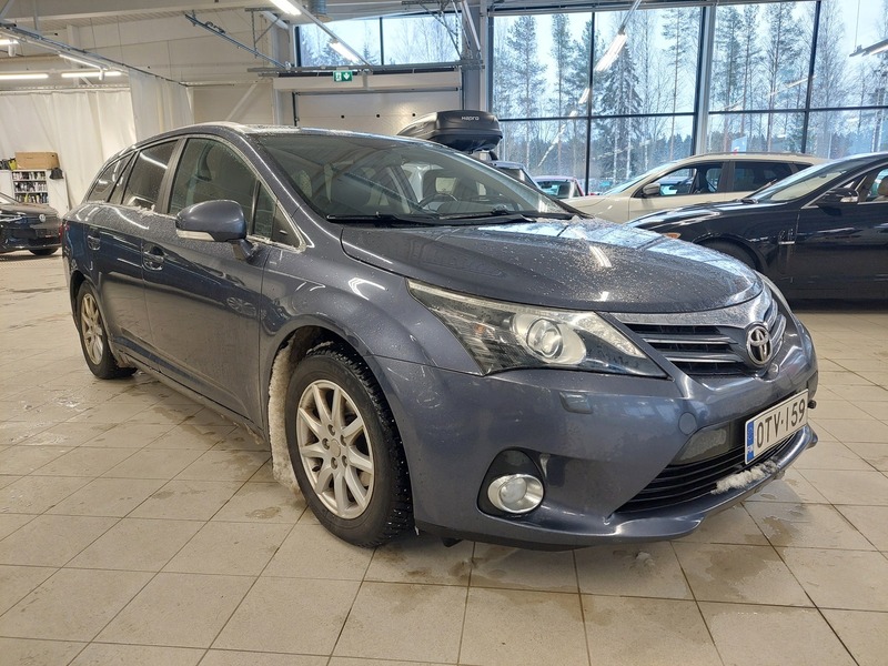 Toyota Avensis vaihtoauto