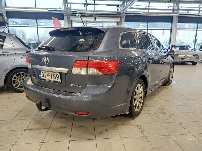 Toyota Avensis vaihtoauto