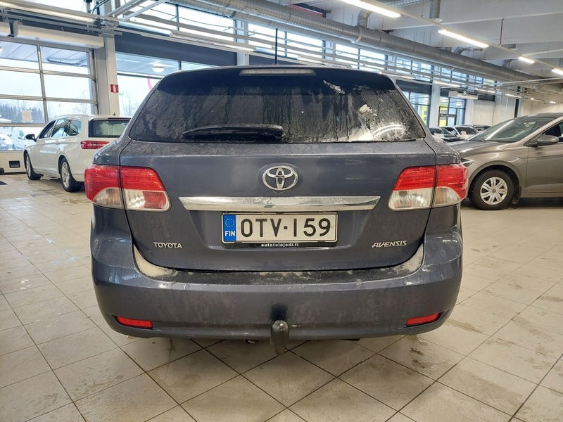Toyota Avensis vaihtoauto