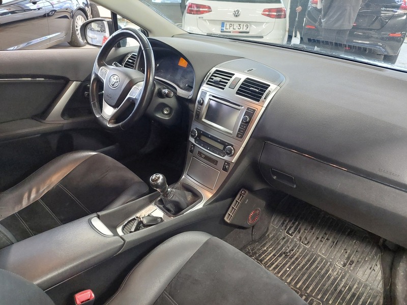 Toyota Avensis vaihtoauto