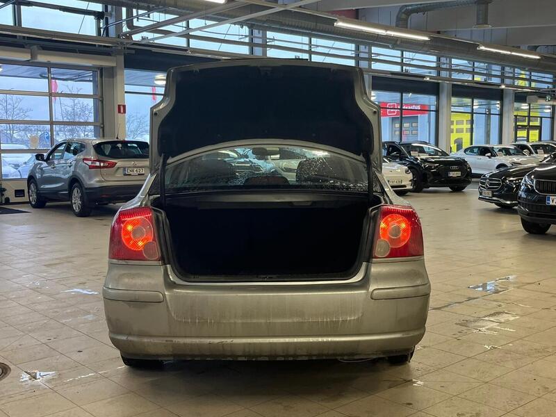 Toyota Avensis vaihtoauto