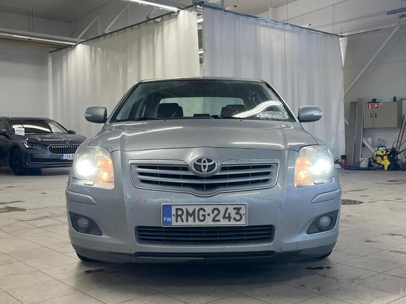 Toyota Avensis vaihtoauto