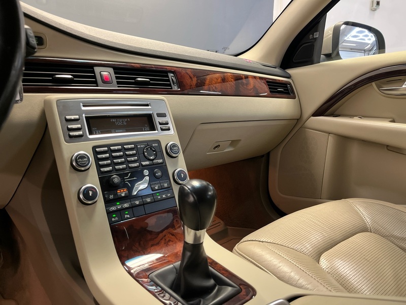 Volvo V70 vaihtoauto