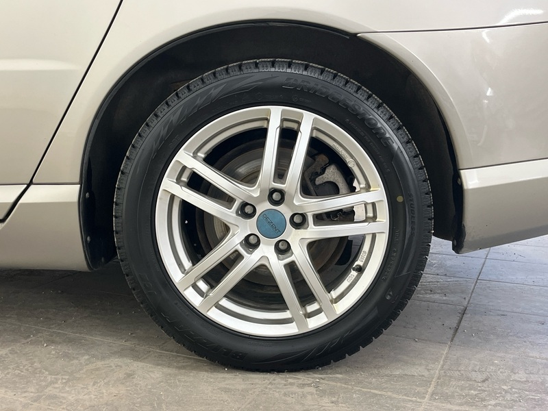 Volvo V70 vaihtoauto