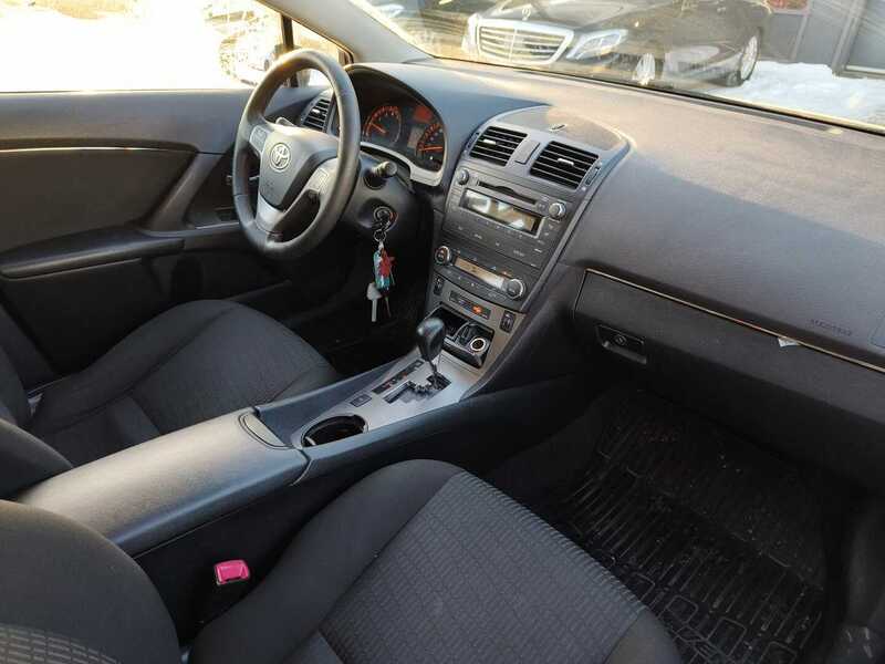 Toyota Avensis vaihtoauto