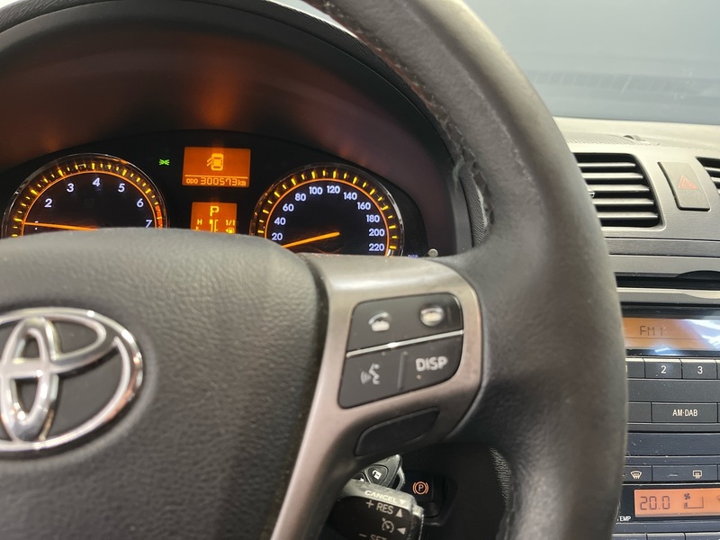 Toyota Avensis vaihtoauto