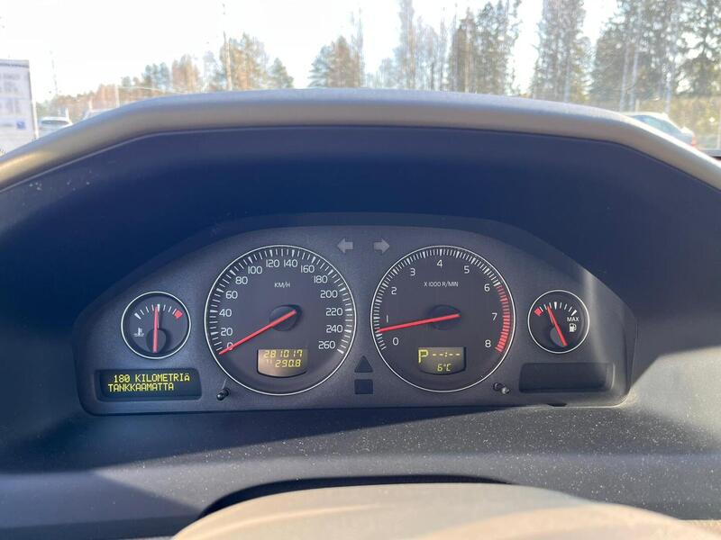 Volvo V70 vaihtoauto