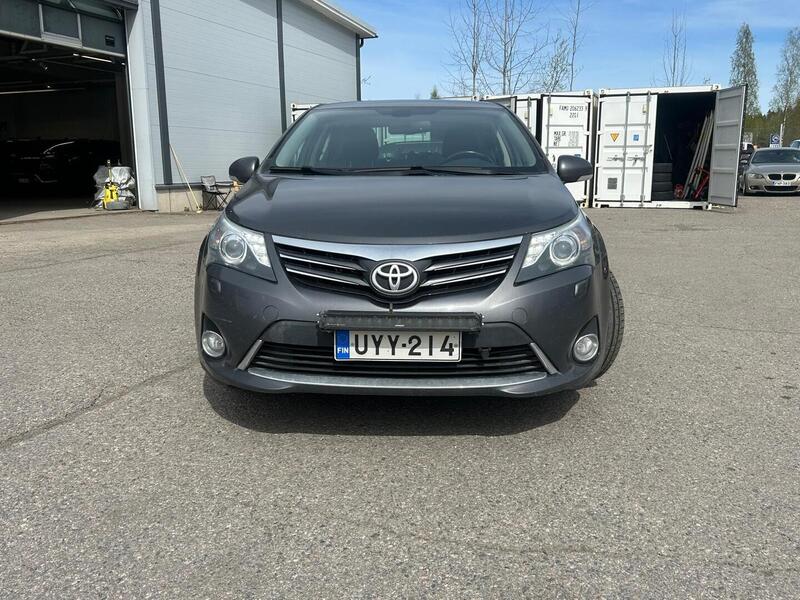 Toyota Avensis vaihtoauto
