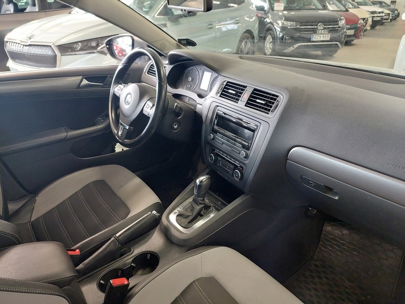 Volkswagen Jetta vaihtoauto