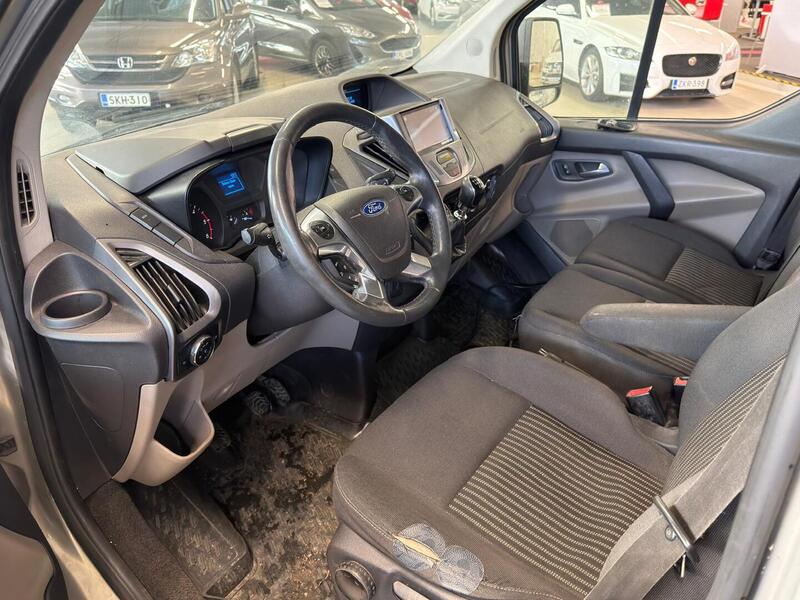 Ford Tourneo Custom vaihtoauto