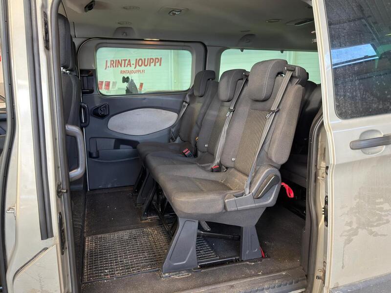 Ford Tourneo Custom vaihtoauto