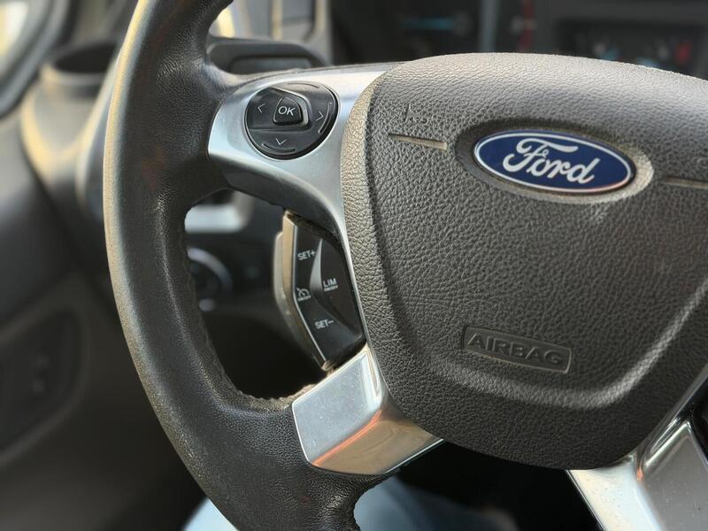 Ford Tourneo Custom vaihtoauto