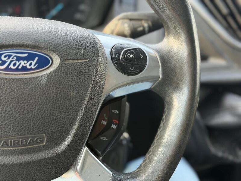 Ford Tourneo Custom vaihtoauto