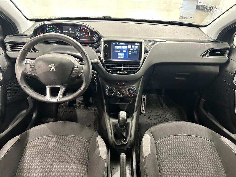 Peugeot 208 vaihtoauto