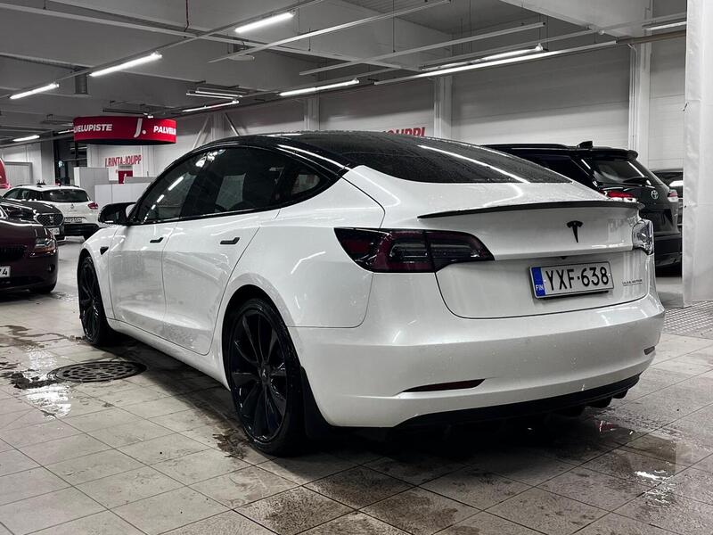 Tesla Model 3 vaihtoauto