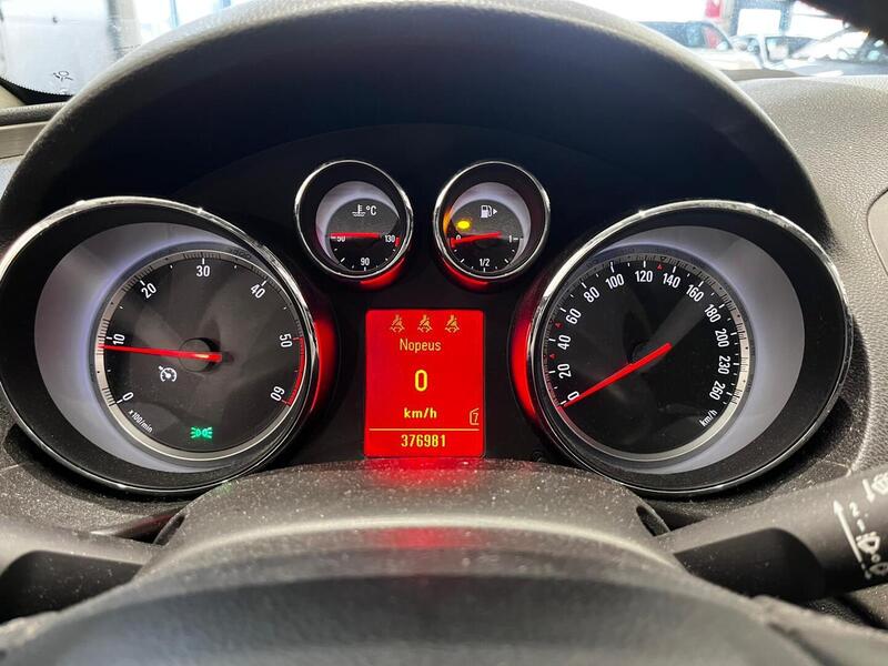 Opel Insignia vaihtoauto