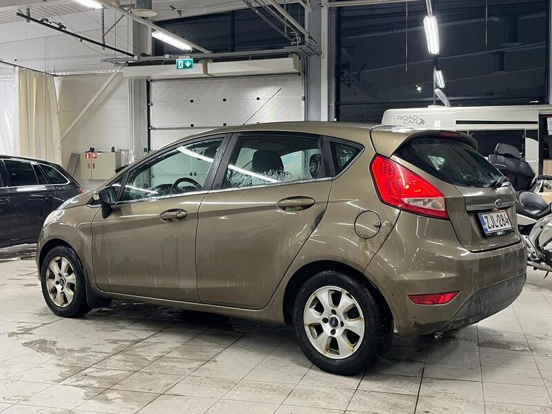 Ford Fiesta vaihtoauto