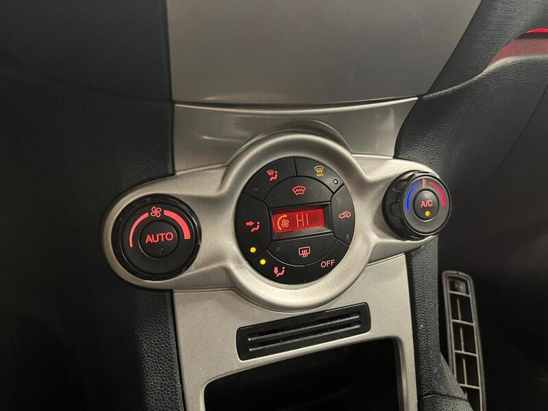 Ford Fiesta vaihtoauto