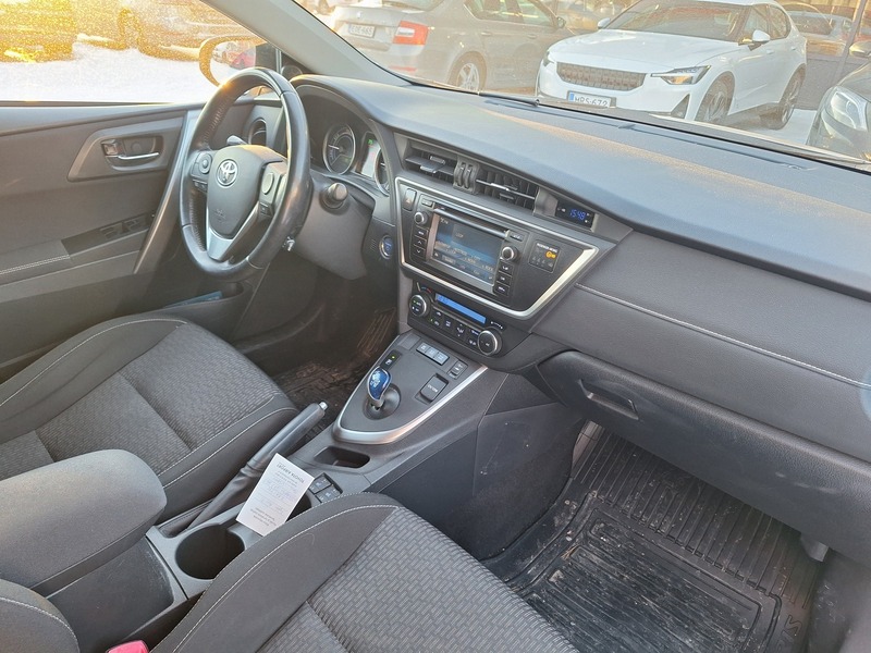 Toyota Auris vaihtoauto