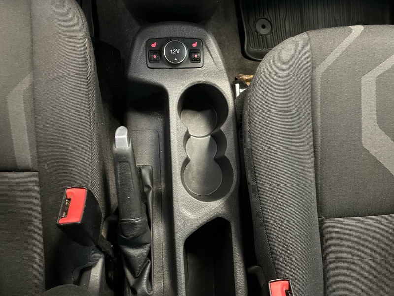 Ford Tourneo Connect vaihtoauto