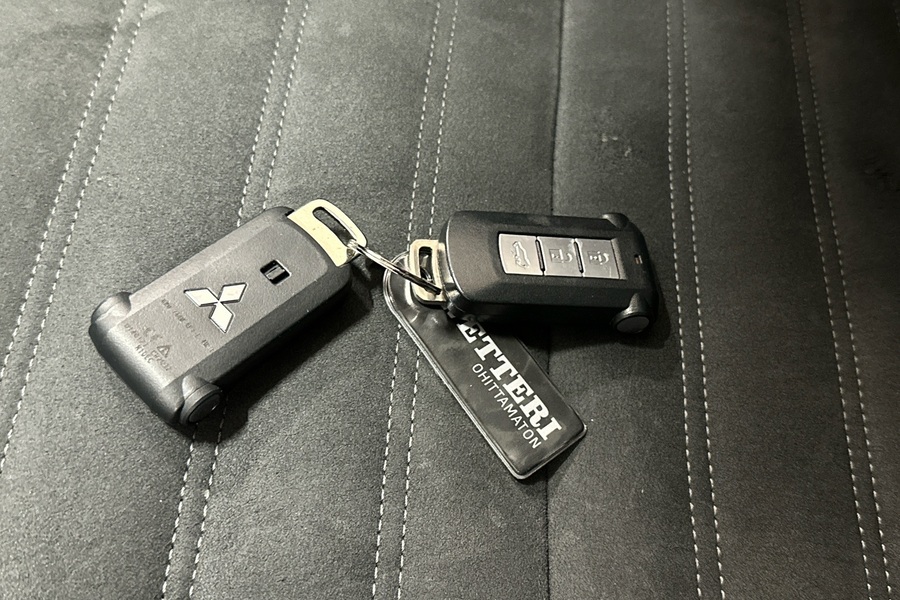 Mitsubishi Outlander PHEV vaihtoauto