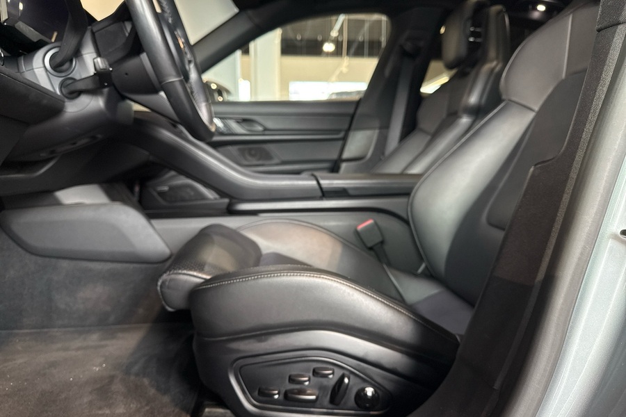 Porsche Taycan vaihtoauto