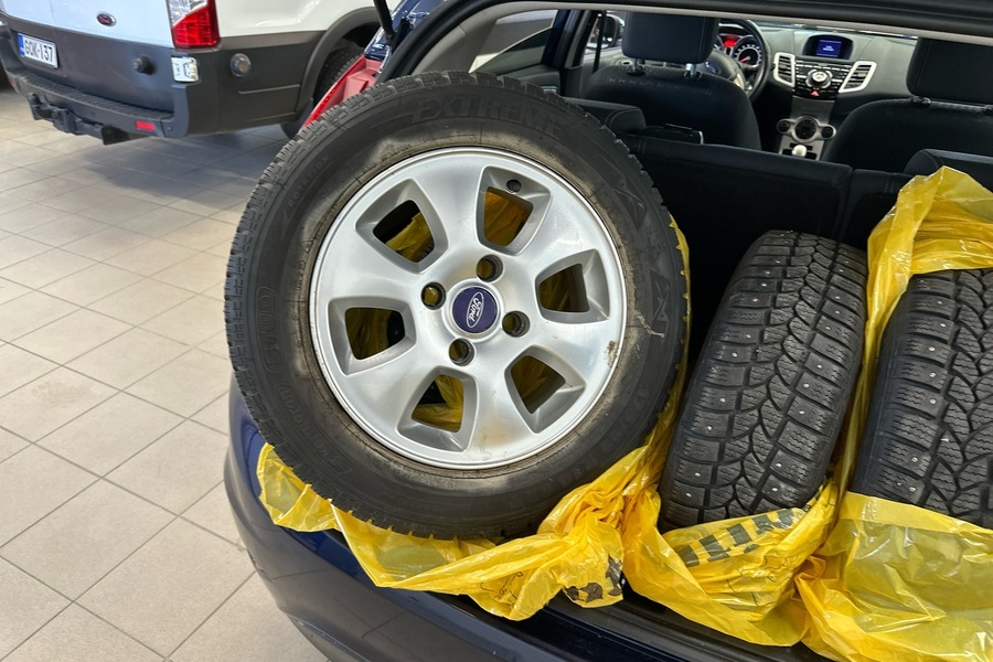 Ford Fiesta vaihtoauto