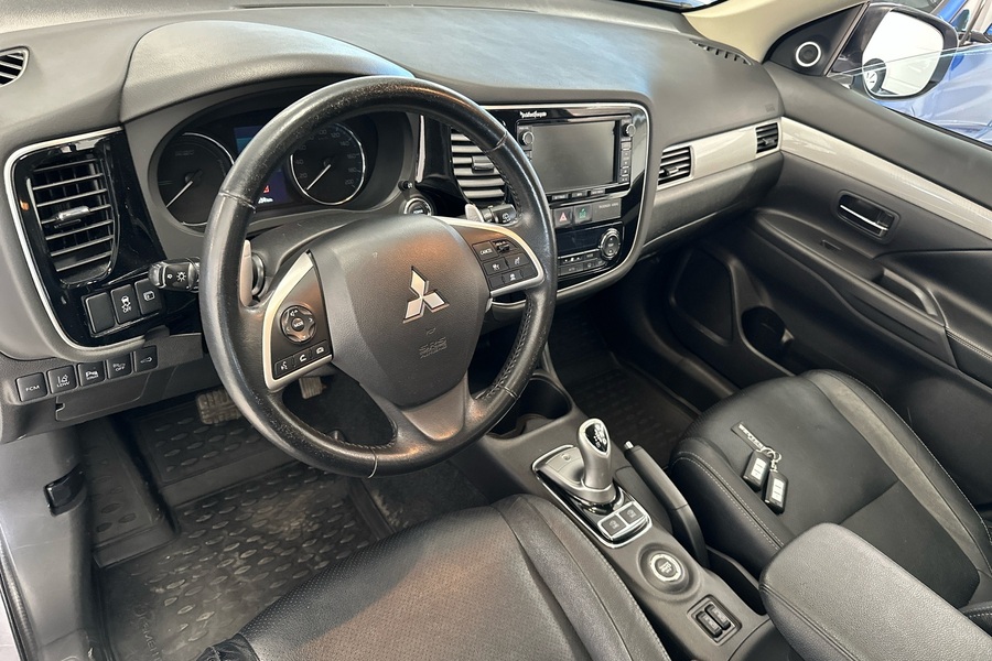 Mitsubishi Outlander PHEV vaihtoauto