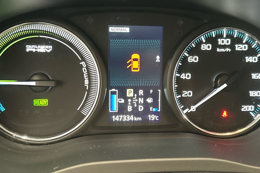 Mitsubishi Outlander PHEV vaihtoauto