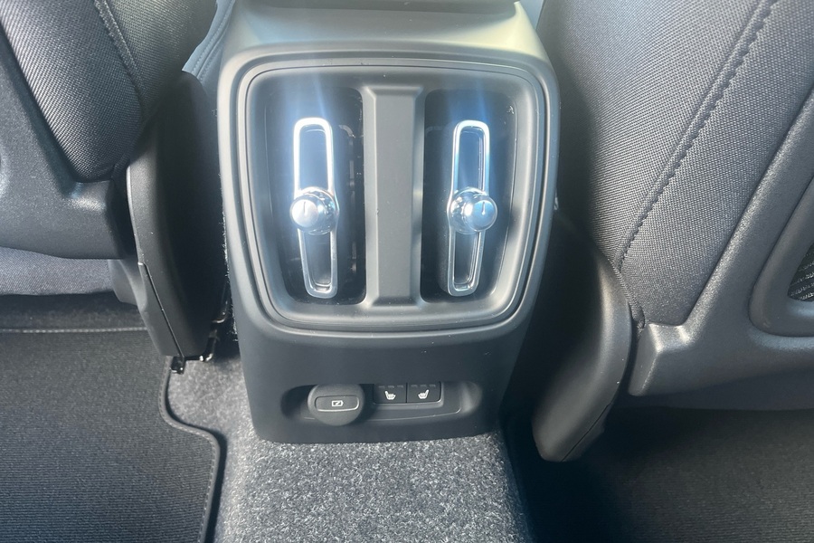 Volvo EX40 vaihtoauto