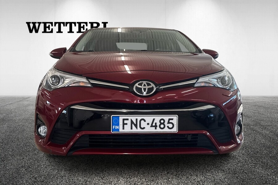 Toyota Avensis vaihtoauto