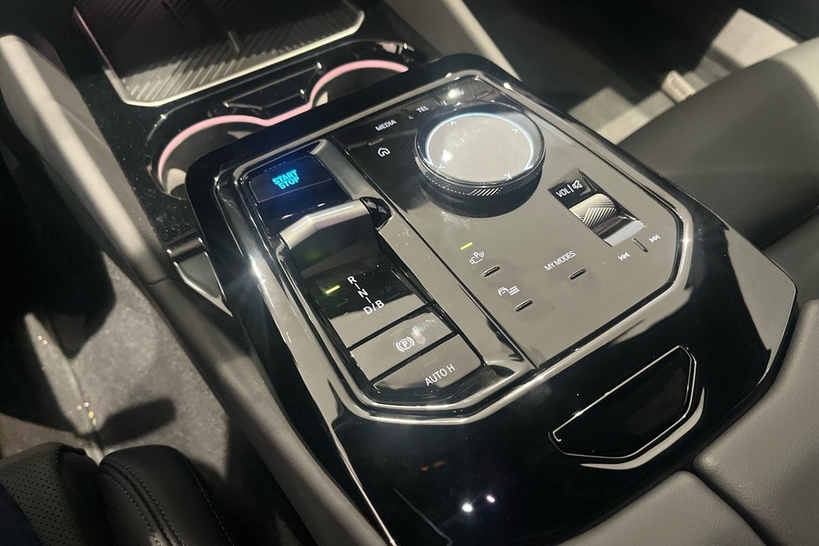 BMW i5 M60 vaihtoauto