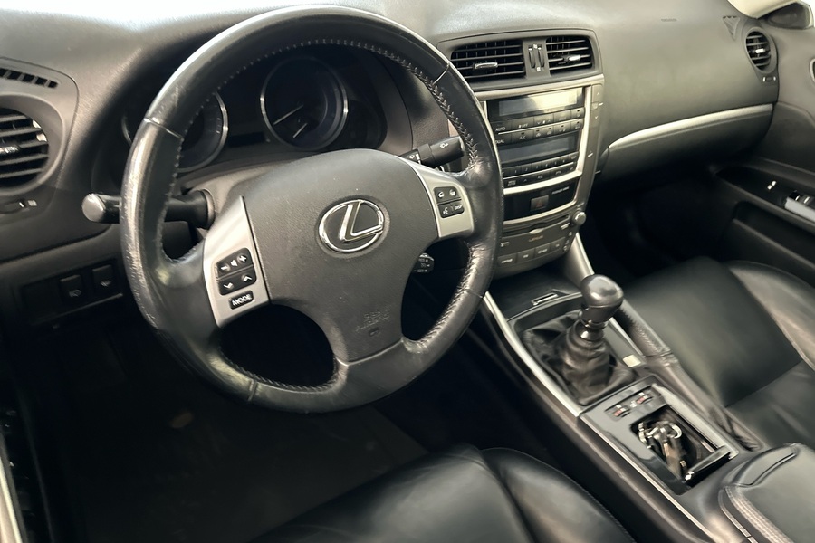 Lexus IS vaihtoauto