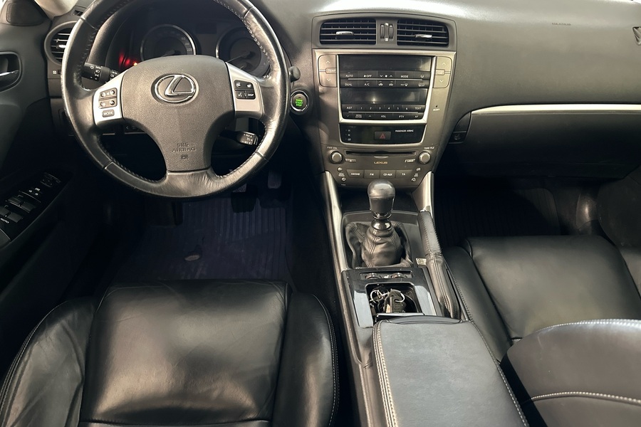 Lexus IS vaihtoauto