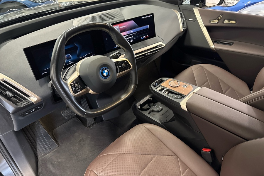 BMWi iX vaihtoauto
