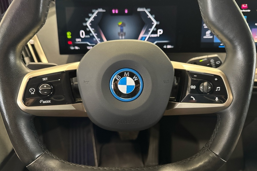 BMWi iX vaihtoauto