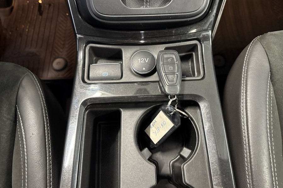 Ford Kuga vaihtoauto