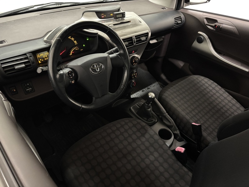 Toyota iQ vaihtoauto