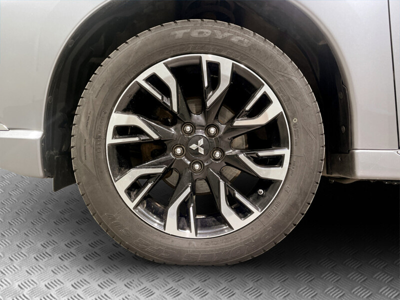 Mitsubishi Outlander PHEV vaihtoauto