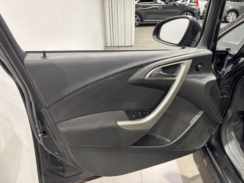 Opel Astra vaihtoauto