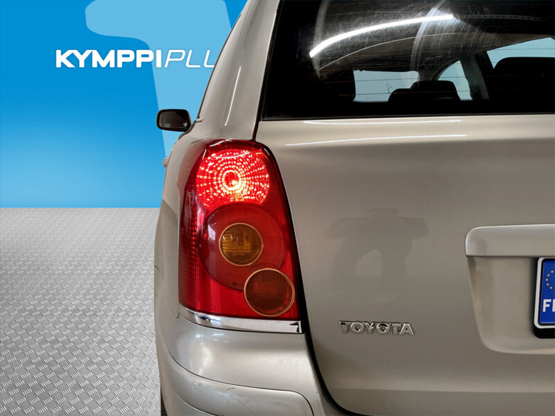 Toyota Avensis vaihtoauto